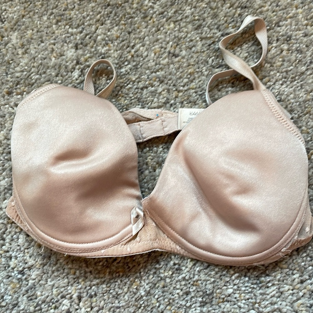 Size 34B Cacique T Shirt Bra